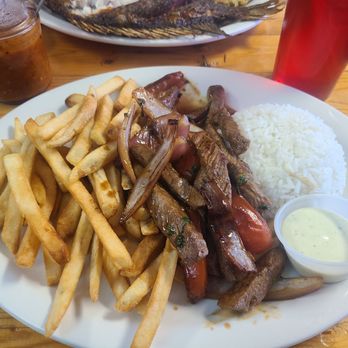 Cevicheria and grill chilemon - Lomo saltado - Latin American Near Me - Memphis, Tennessee