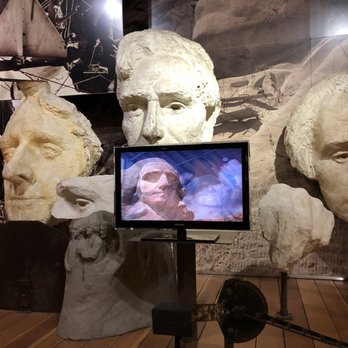 Mount Rushmore National Memorial - Landmarks & Historical Buildings Near Me - Keystone, South Dakota