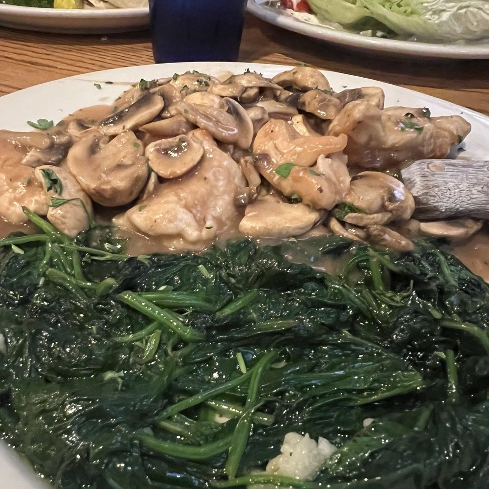 Chicken Marsala w/ sautéed spinach