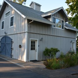 Belle de Jour Inn - Carriage House (K) second story; detached unit; 700+ sq ft; meadow views