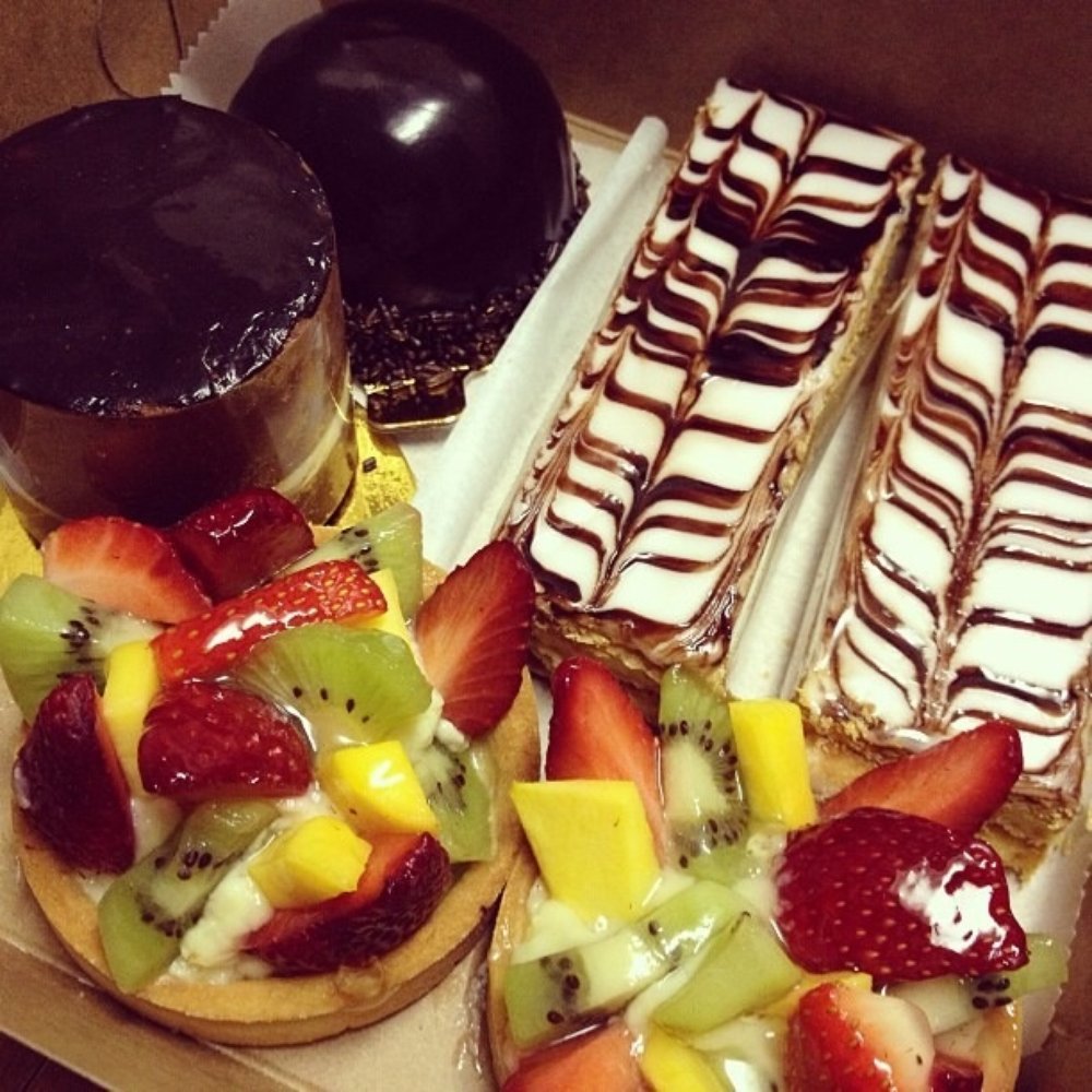 Noisette - Box full of heaven. - Desserts Near Me - Astoria, New York Noisette - Box full of heaven. - Desserts Near Me - Astoria, New York