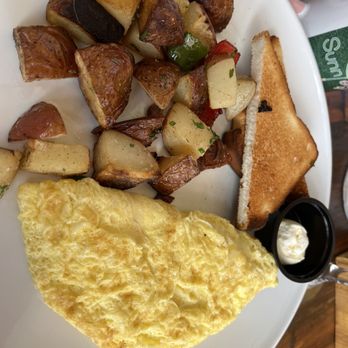 Sunny Side Solana - Cheddar omelette, potatoes, gluten free bread - Breakfast & Brunch Near Me - Solana Beach, California Sunny Side Solana - Cheddar omelette, potatoes, gluten free bread - Breakfast & Brunch Near Me - Solana Beach, California