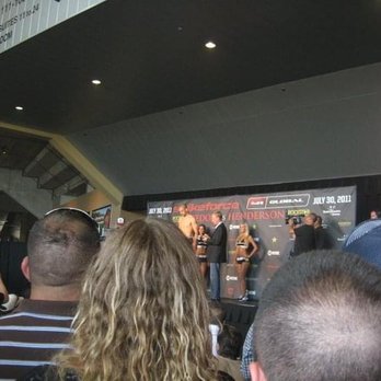 NOW Arena - Strikeforce Henderson vs fedor summer 2011 - Stadiums & Arenas Near Me - Hoffman Estates, Illinois