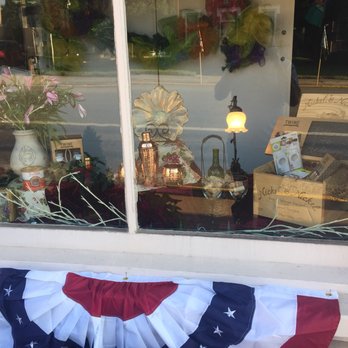 Anderson's Corner - Display window - Jewelry Near Me - Romney, West Virginia Anderson's Corner - Display window - Jewelry Near Me - Romney, West Virginia