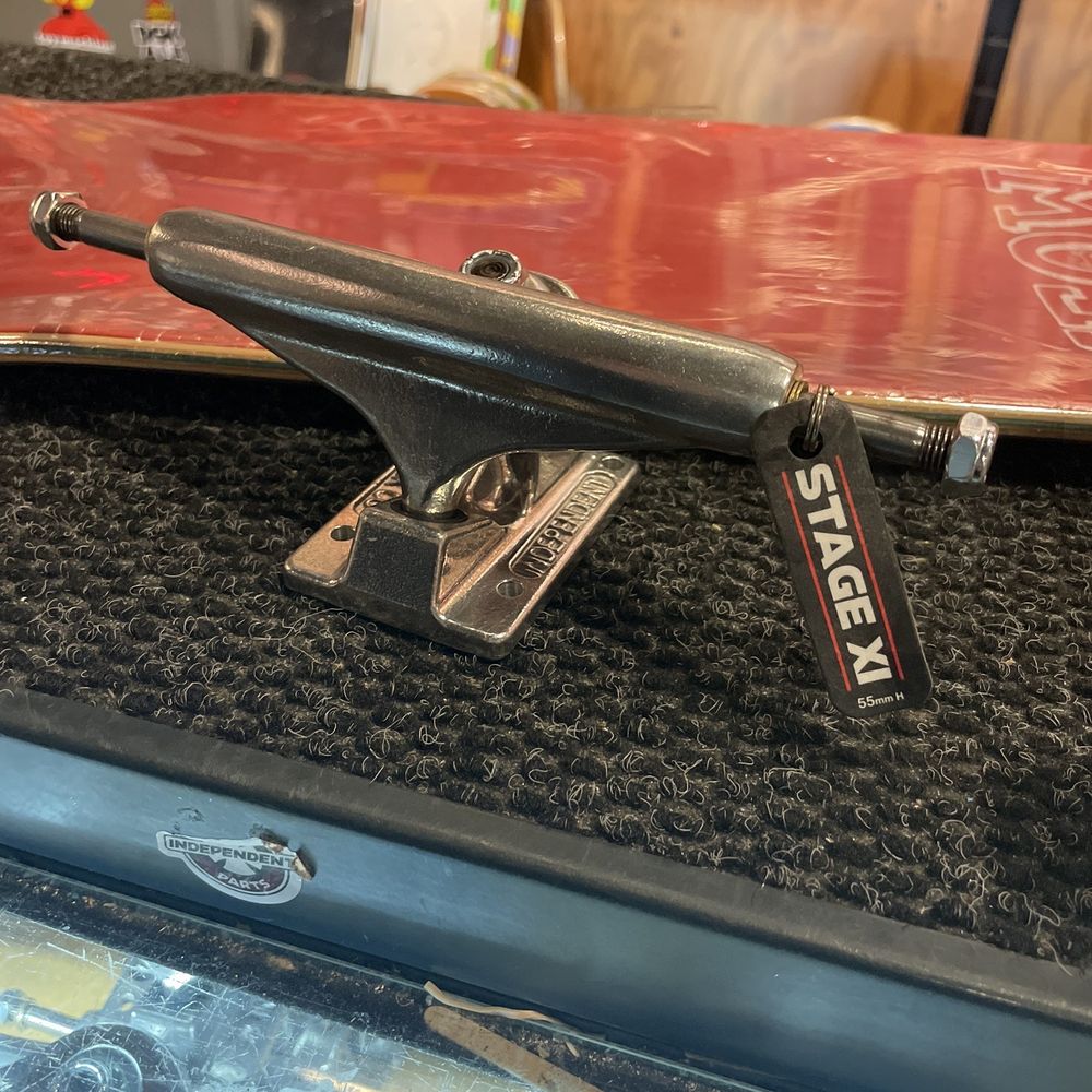 Zumiez - Skateboarding thingys lol - Men's Clothing Near Me - Glendale, California