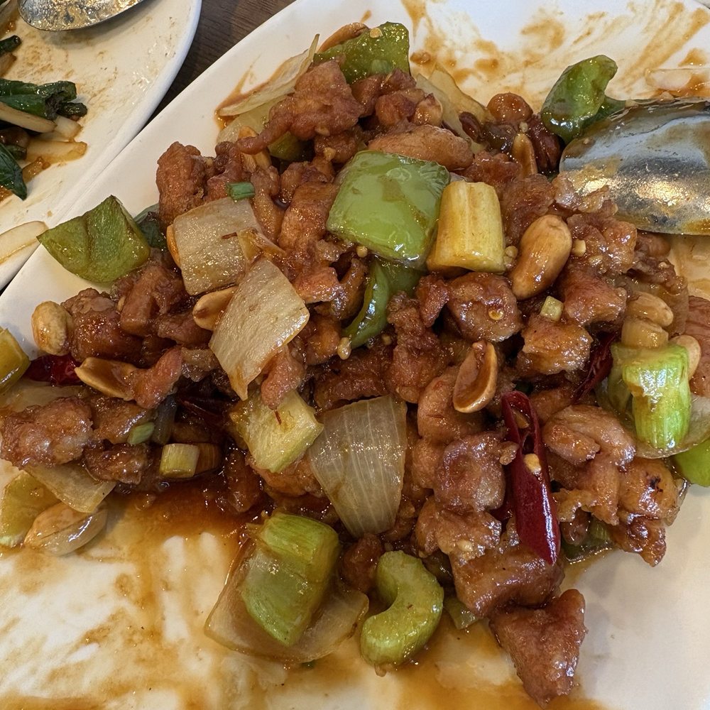 Lu’s Bistro Chinese Cuisine - Kung Pao Chicken - Chinese Near Me - Corona, California