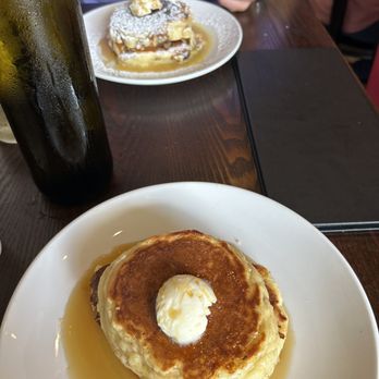 Jealous Fork - Banana Walnut Pancake and regular pancakes - Pancakes Near Me - Miami, Florida