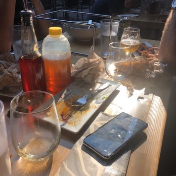 Bear Street Tavern - Pizza Near Me - Banff, Alberta Bear Street Tavern - Pizza Near Me - Banff, Alberta