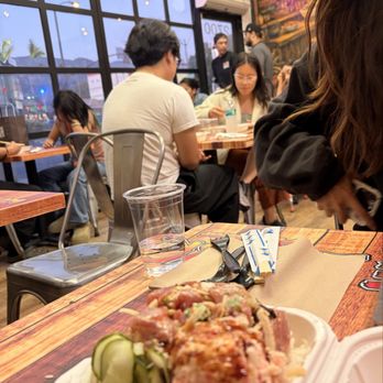 Ry's Poke Shack - Seating - Hawaiian Near Me - Pasadena, California