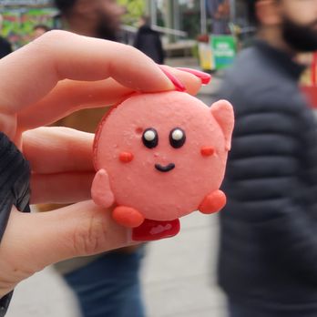 Daan Go Cake Lab - Strawberry kirbyyyyy - Desserts Near Me - Toronto, Ontario