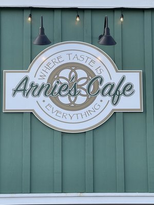 Arnie's Cafe by null