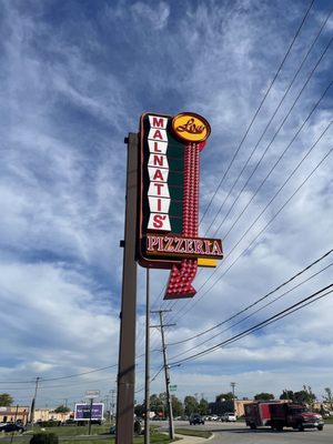 Lou Malnati's Pizzeria by null