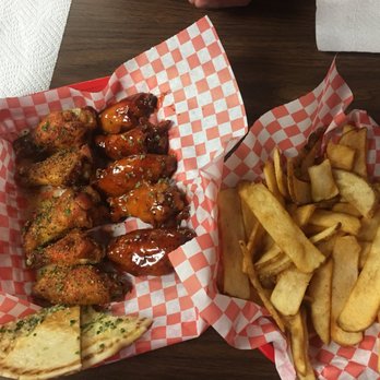 Valley Wings - Dry rub wings and their homemade sauce I don't which one - Chicken Wings Near Me - Phoenix, Arizona