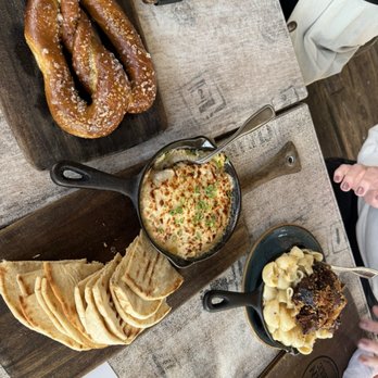 Tavern & Table - Pretzel, artichoke dip, "Burnt End" Mac  Cheese - New American Near Me - Mt. Pleasant, South Carolina