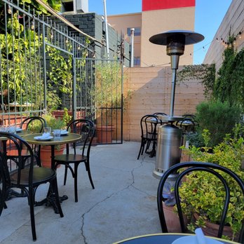 Lolo - Lovely patio. - Wine Bars Near Me - Los Angeles, California