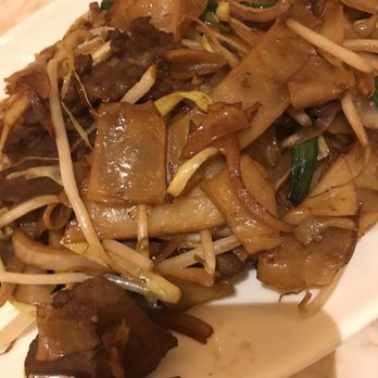Red 8 - Hor fun- yummy! - Dim Sum Near Me - Everett, Massachusetts