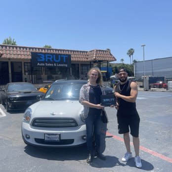 Brut Auto Group - Satisfied client with Mini Cooper Countryman. Congrats! Drive Safe! - Auto Loan Providers Near Me - Sunland, California