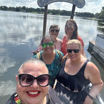 Scenic Boat Tour - Boat Tours Near Me - Winter Park, Florida Scenic Boat Tour - Boat Tours Near Me - Winter Park, Florida