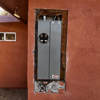 Blues Electric - 200 Amp Panel Upgrade from a 100 Amp Zinsco Panel. Also restored power to the oven that wasn't working. - Electricians Near Me Blues Electric - 200 Amp Panel Upgrade from a 100 Amp Zinsco Panel. Also restored power to the oven that wasn't working. - Electricians Near Me