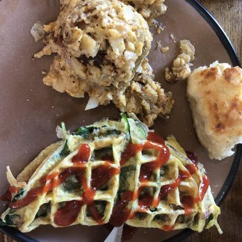 Pine Street Eats & Sweets - Omelette with hash brown casserole - Breakfast & Brunch Near Me - Tomball, Texas