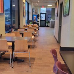 Mumbai crust - The vibe is takeout, but there is plenty of room to sit.
