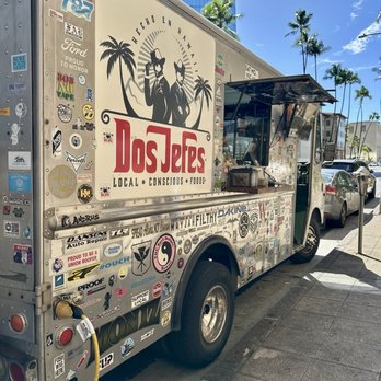 Dos Jefes - Food truck - Tacos Near Me