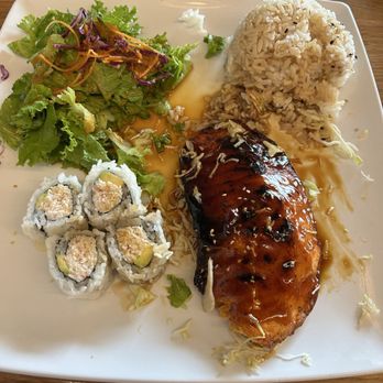 Ozen - Teriyaki salmon, salad, white rice, spicy tuna roll, miso soup missing, great combination - Ramen Near Me - Rancho Cucamonga, California
