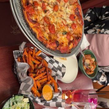 Lola’s - American Near Me - Madison, Wisconsin