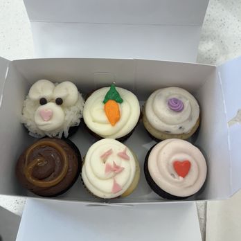 Dots Cupcakes - Cupcakes Near Me - Irvine, California