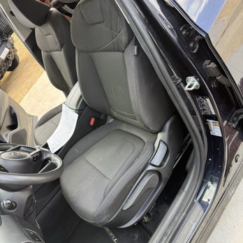 Routes - Dirty seats, sand everywhere, just like the previous customer returned it I imagine - Car Rental Near Me - Carolina, Puerto Rico