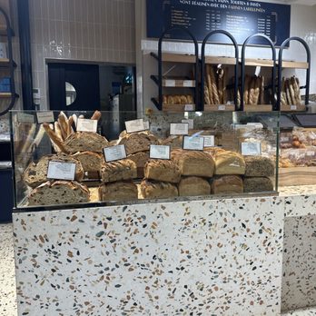 Chez Meunier - Bakeries Near Me - Neuilly-sur-Seine, 92