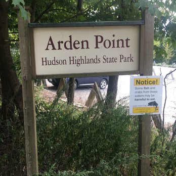Arden Point and Glenclyffe Park - Arden Point Entrance Sign - Hiking Near Me - Philipstown, New York Arden Point and Glenclyffe Park - Arden Point Entrance Sign - Hiking Near Me - Philipstown, New York