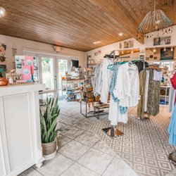 Miss Monroe Boutique - Great selection of trendy clothes.