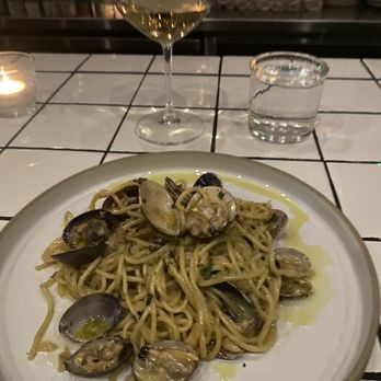 Mona Pasta Bar - Spaghetti alle Vongole - Italian Near Me - Los Angeles, California Mona Pasta Bar - Spaghetti alle Vongole - Italian Near Me - Los Angeles, California