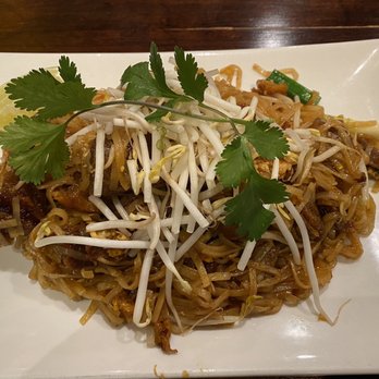 Hunsa Thai Kitchen - Pad Thai with crispy pork - Thai Near Me - Seabrook, Texas Hunsa Thai Kitchen - Pad Thai with crispy pork - Thai Near Me - Seabrook, Texas