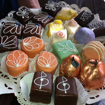 Lovey's Tea Shoppe - Petit fours - British Near Me - Pacifica, California