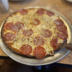 Hawthorne's NY Pizza & Bar - Cauliflower crust with a garlic base, pepperoni and garlic toppings.