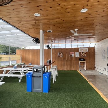 Bird Bird Biscuit - Outdoor dining area - Breakfast & Brunch Near Me - Austin, Texas