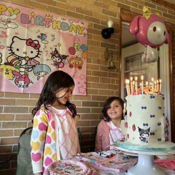 Leidylicious Cakes - Birthday girls are sooo happy!! - Cupcakes Near Me - Forest Hills, New York