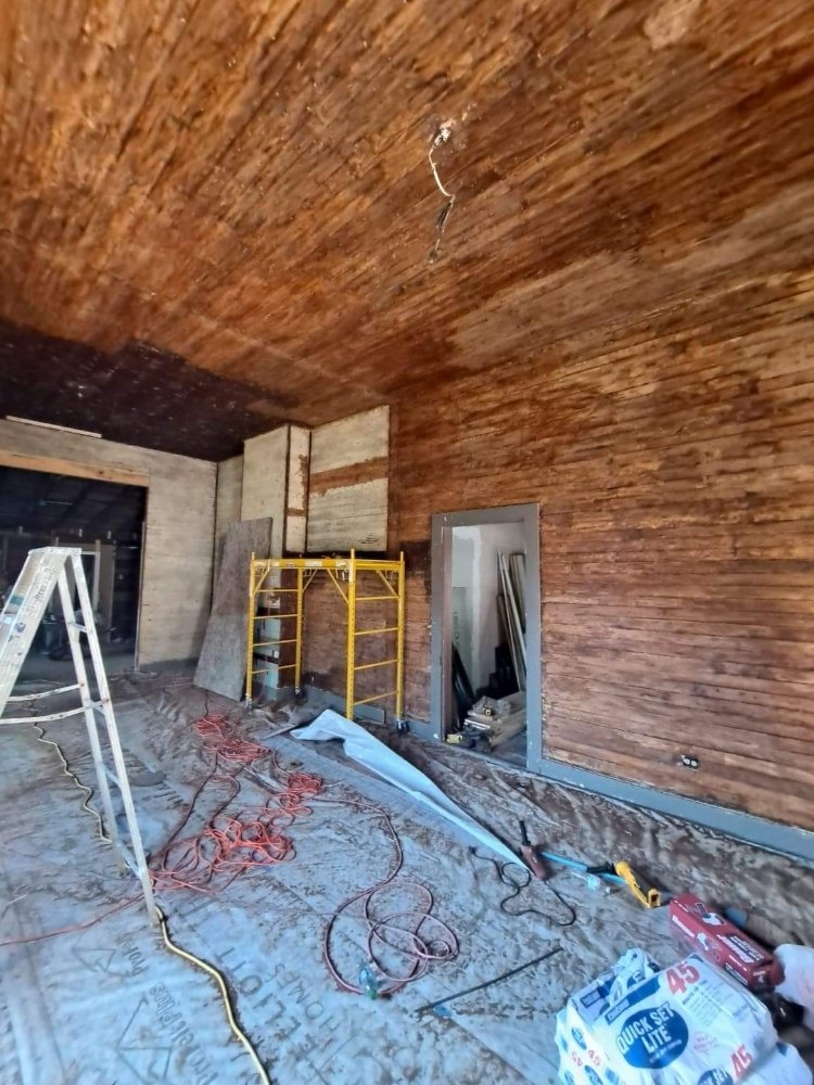 Slide of Hunter's Roofing & Construction