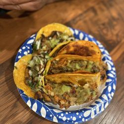 El Jarocho Taco Stand - Asada, Al pastor and chorizada tacos!