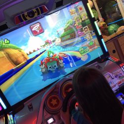 Bowlero Fresno - Mario Kart !!!