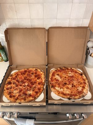 Small’s Pizza by null