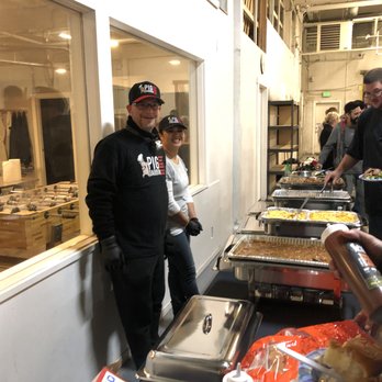Pig Dabbin BBQ - Full service buffet line - Caterers Near Me Pig Dabbin BBQ - Full service buffet line - Caterers Near Me