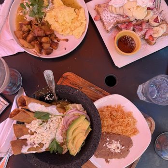 Cheff Che Cafe & Bar - Tacos Dorados De Pollo, Chilaquiles, French Toast - Empanadas Near Me - San Jose, California Cheff Che Cafe & Bar - Tacos Dorados De Pollo, Chilaquiles, French Toast - Empanadas Near Me - San Jose, California