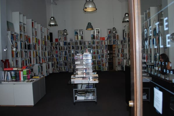 Peter Miller Architecture And Design Books by null