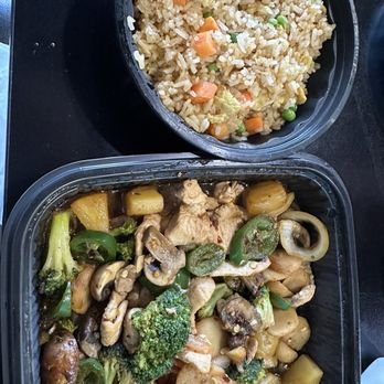 Anthonys Grill - Small platter double chicken and veggies (excellent jalapeños) and fried rice - Soul Food Near Me - Santa Fe, New Mexico