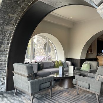 Rundle Bar - Lounges Near Me - Banff, Alberta Rundle Bar - Lounges Near Me - Banff, Alberta