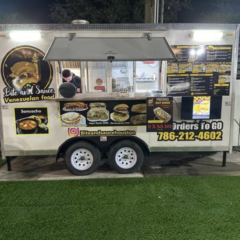La Plaza De Los Food Trucks - Name: Bite and Sauce Venezuela food - Food Court Near Me - Spring, Texas