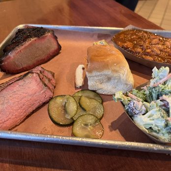 Smokehouse 41 - Two meat combo - brisket and tri tip with baked beans and broccoli salad - Barbeque Near Me - Oakhurst, California Smokehouse 41 - Two meat combo - brisket and tri tip with baked beans and broccoli salad - Barbeque Near Me - Oakhurst, California